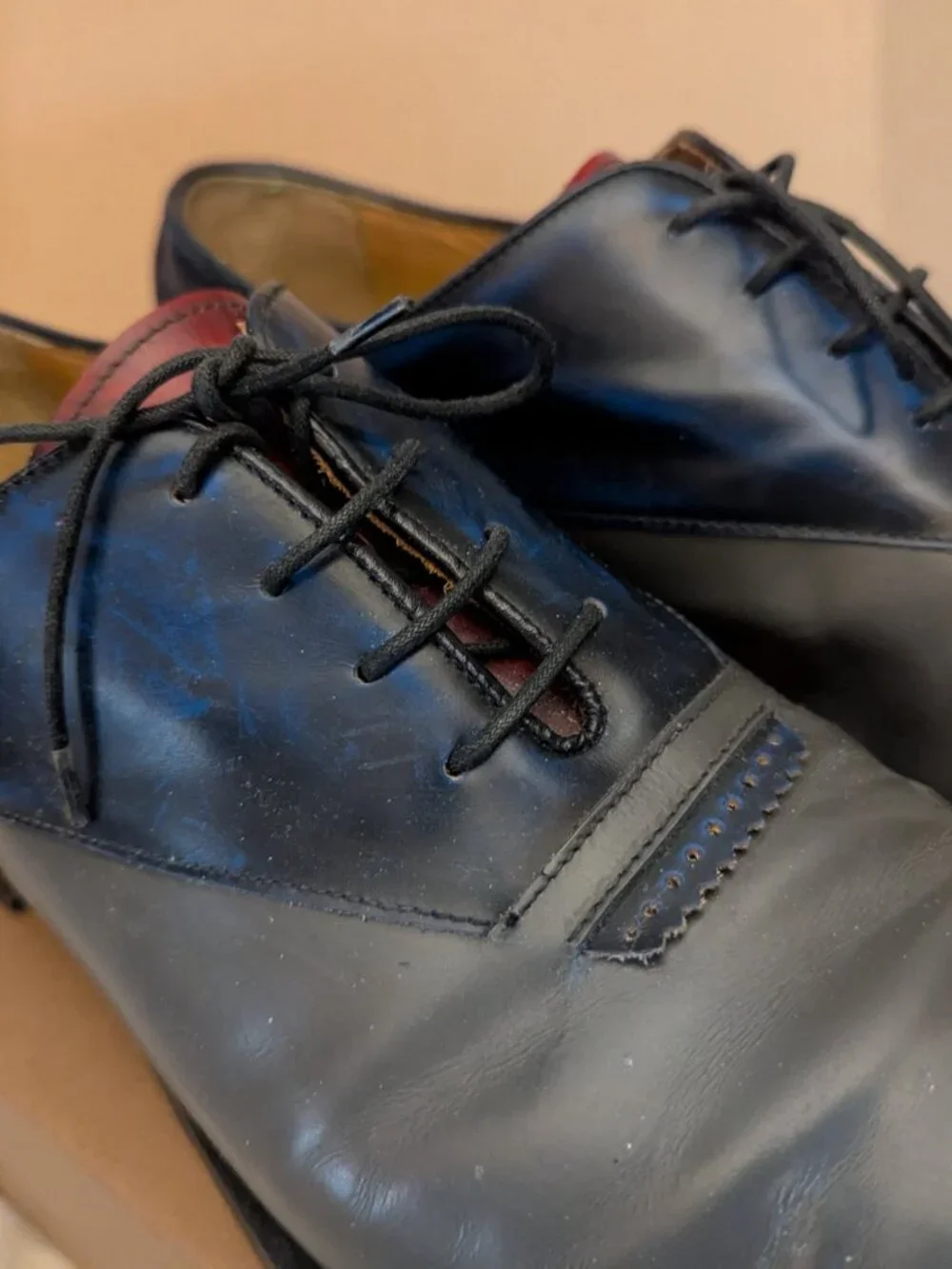 OLIVER SWEENEY Oxford Mens Shoe Plain-Toe Oxford with a medallion/brogue 9.5
